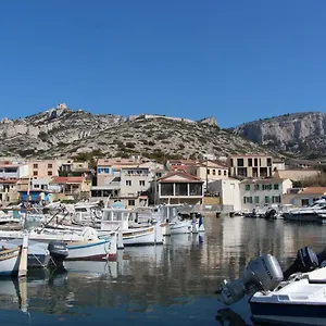  Hébergement de vacances Cabanon Aux Goudes à Avec Vue