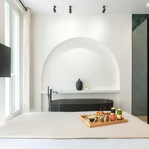 Mouchki Hotel