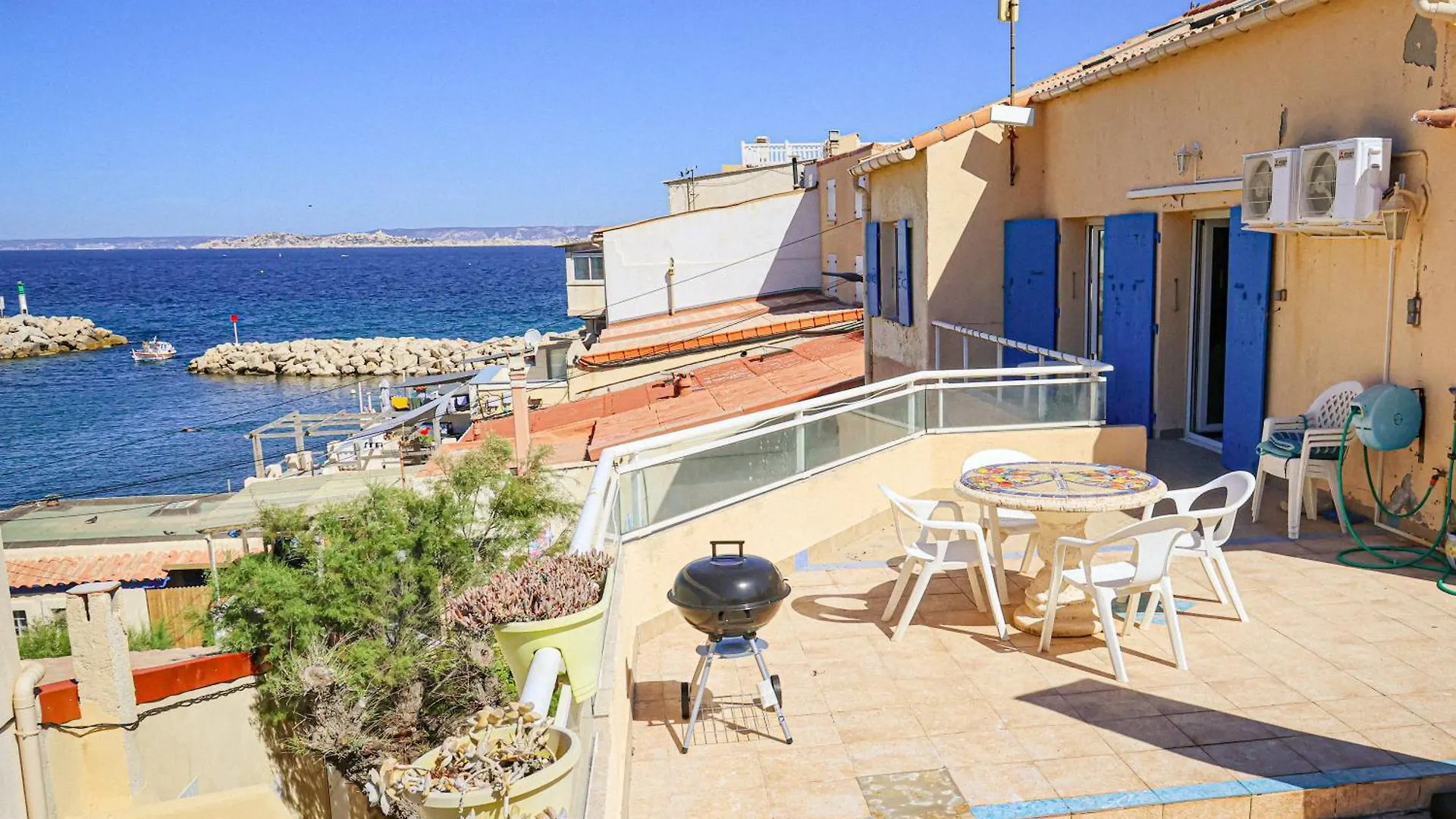 Holiday home Spacieuse Et Chaleureuse Villa Vue Mer Marseille